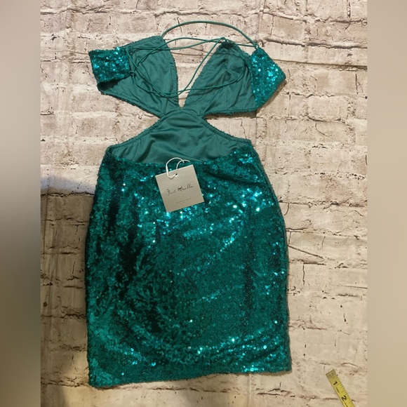 NWT Just Quella green sequin cut out, body cone, mini party dress size XS. - Picture 4 of 12